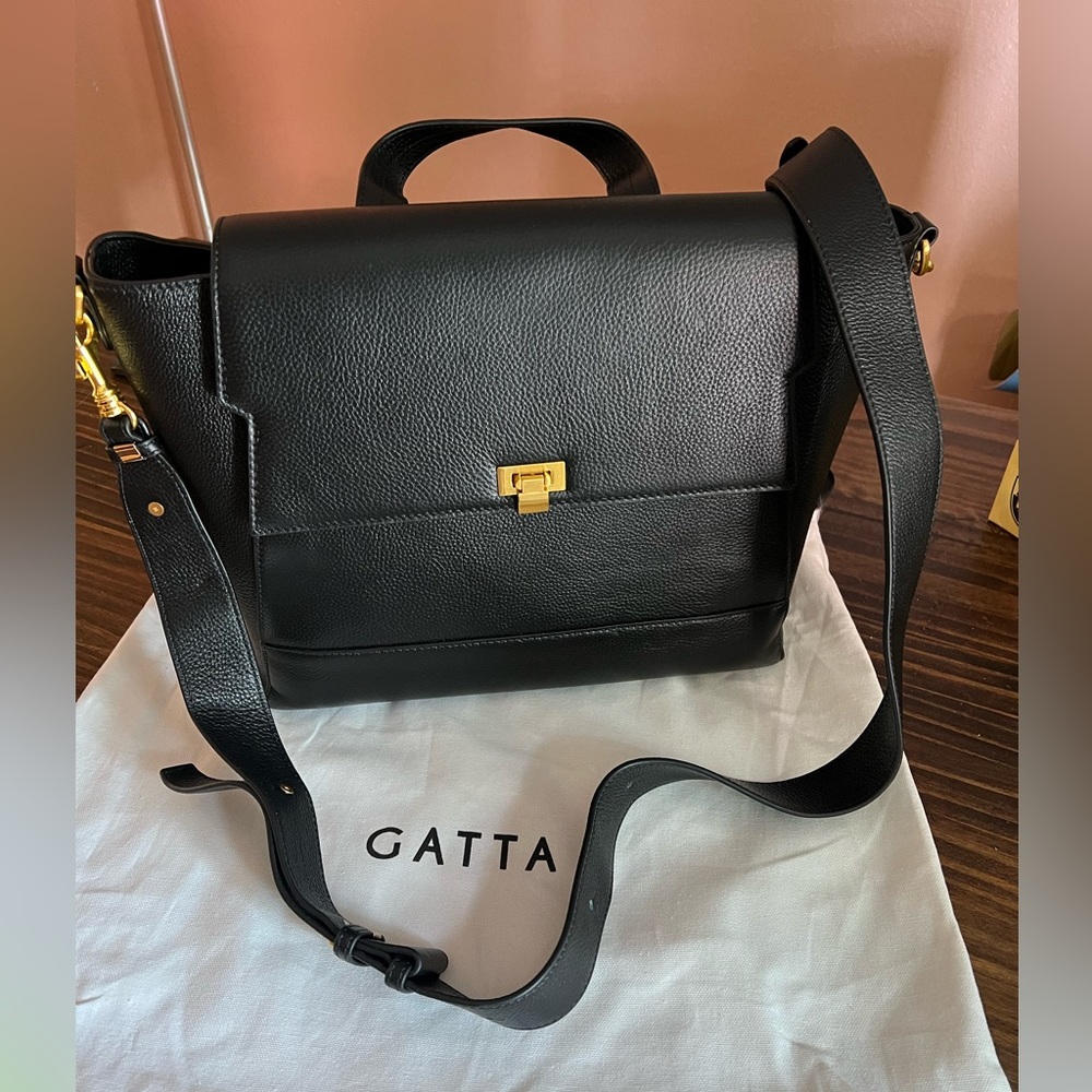 Gatta Leather Camera/laptop bag, convertible straps. Like new!!